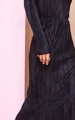 Black Plisse High Rise Midi Skirt -VelvetMuse Store 4cf7775107d08ba3a0b1dbff18fbf8f2193cb50a cnd0515 4