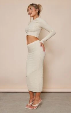 Oatmeal Flower Embossed Bodycon Split Skirt -VelvetMuse Store bed6603d8762c549657290204a6191991b1a6e14 cnb8380 4